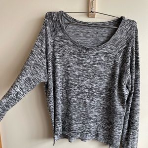 American Eagle Heather Grey Long Sleeved Shirt Size Medium